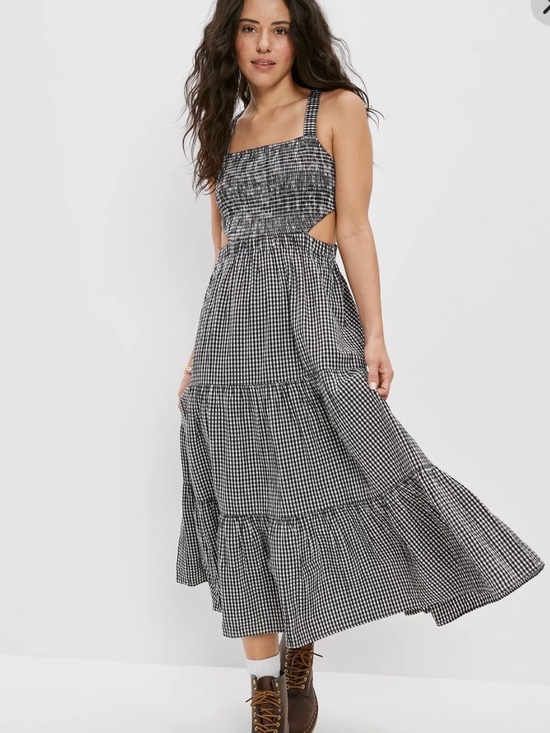 American Eagle Outfitters Dresses & Skirts - American Eagle Outfitters Black and White Gingham Tiered Maxi Skirt